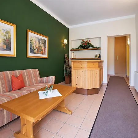 Charming For 2 In